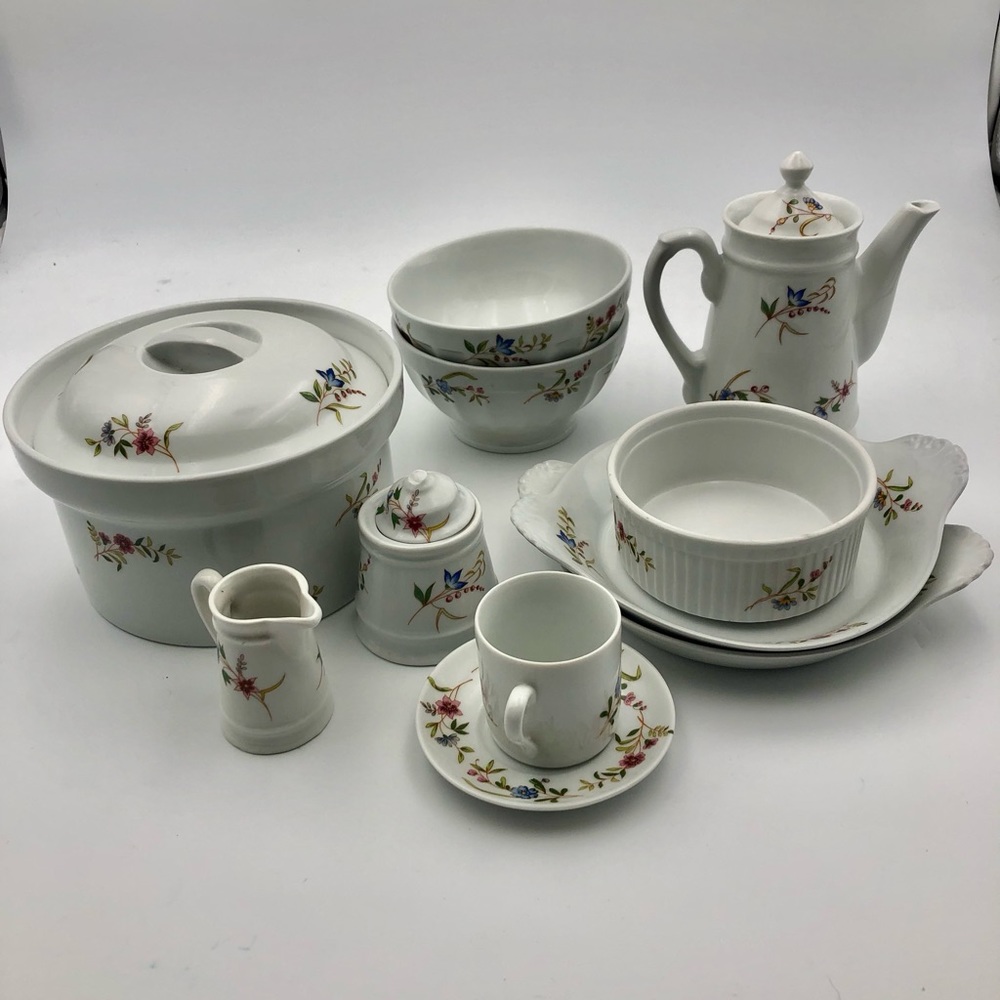 NWOT BIA Cordon Bleu Frieda Floral Collection 14 Piece Set